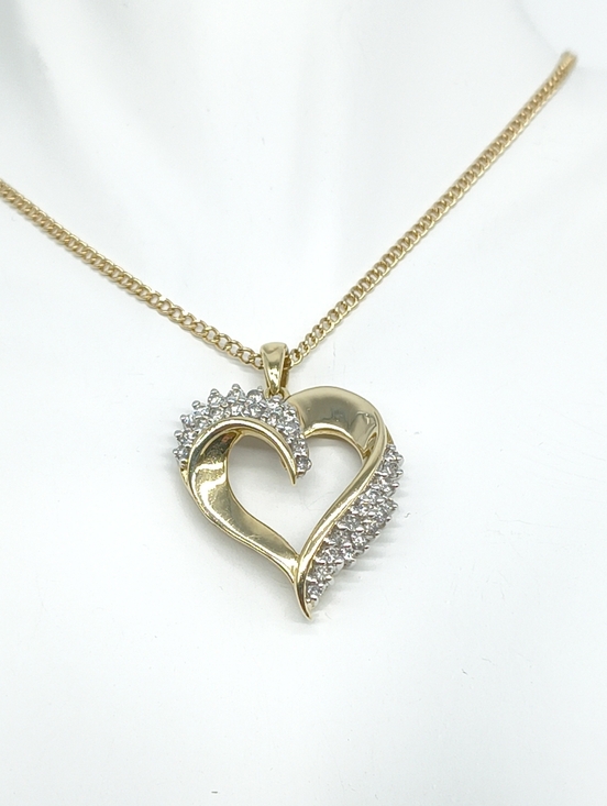 Jewelry - 14k Yellow Gold Diamond Cluster Open Heart Pendant Necklace